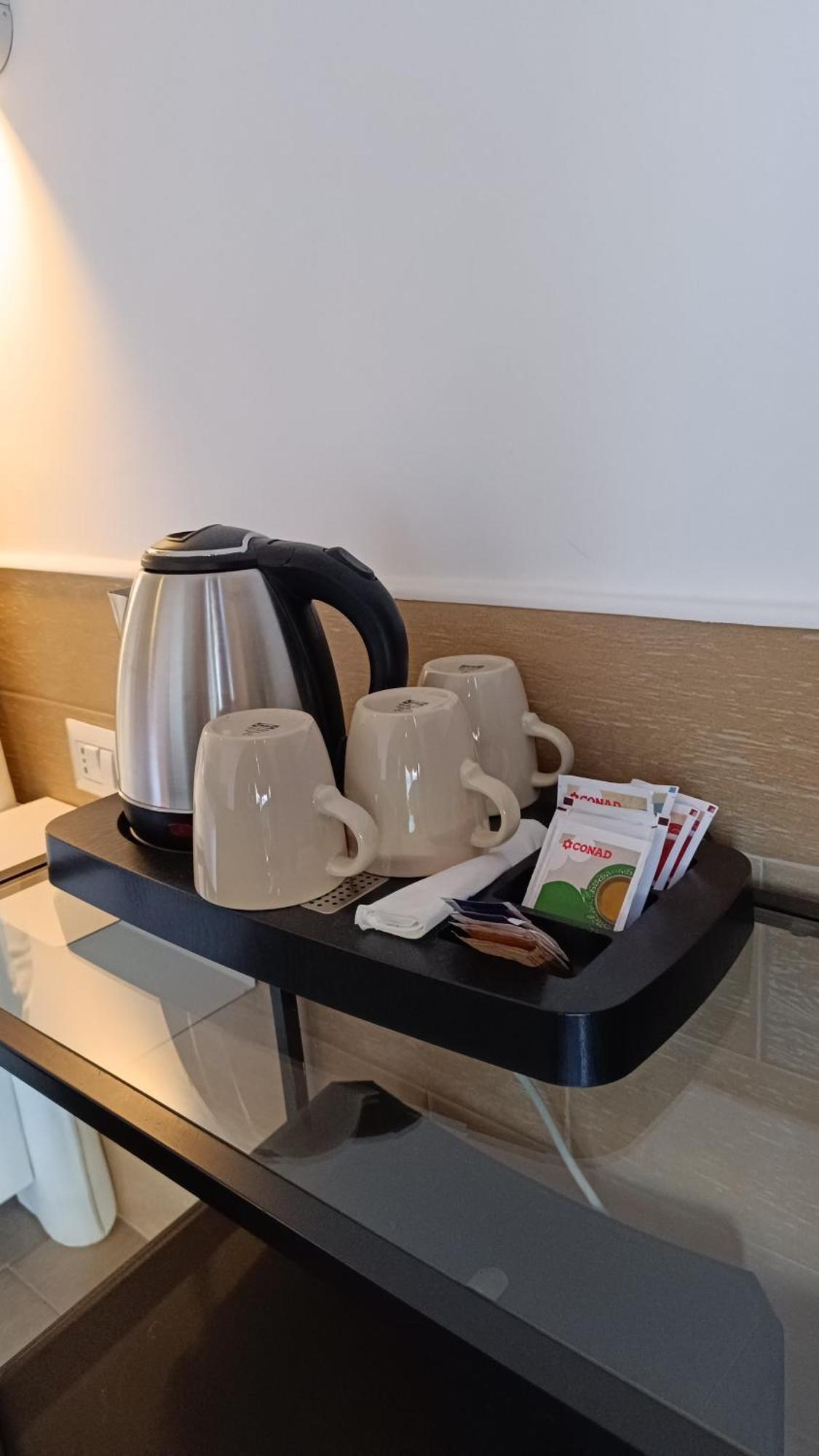 H22 Hotel Nápoles
