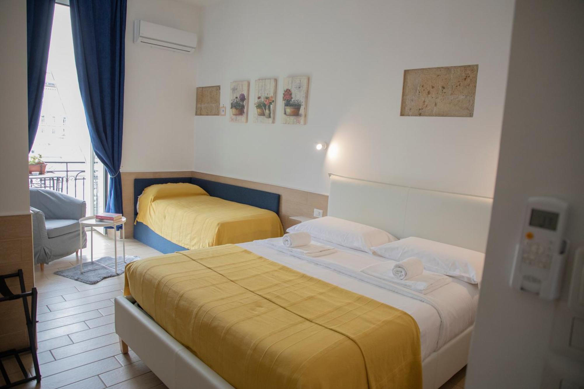 Hotel H22 Nápoles